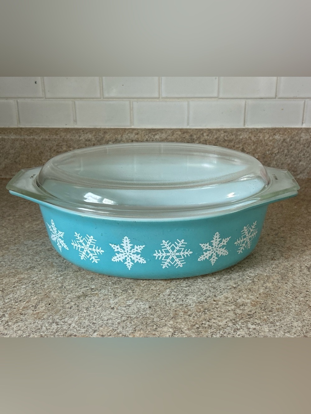 Pyrex Vintage Snowflake Turquoise Casserole Dish with Lid